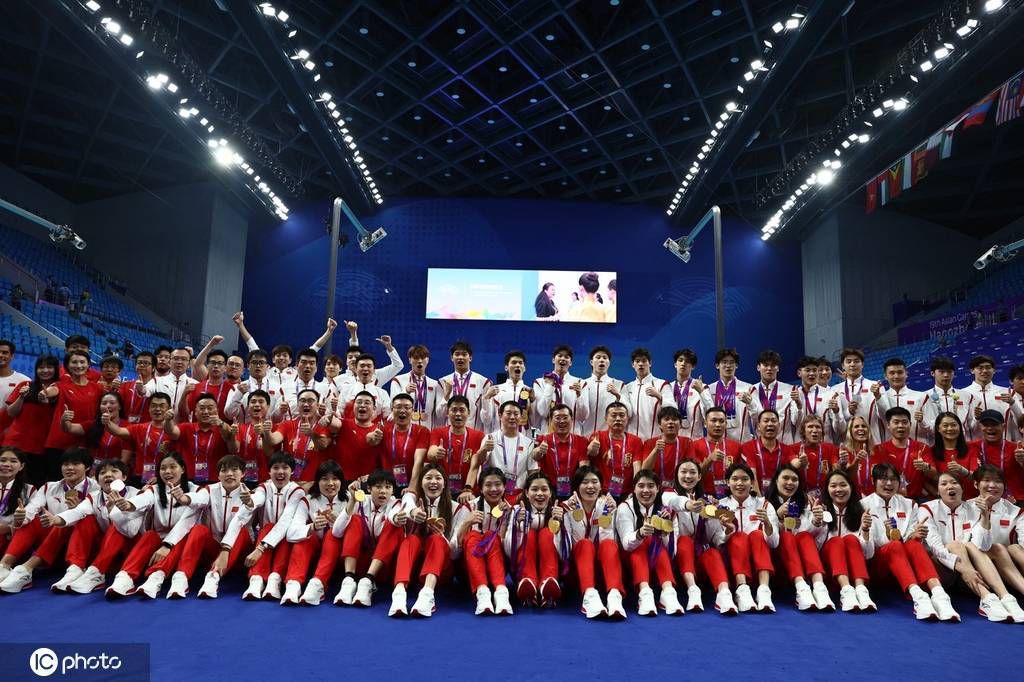 业内人士一致公认，《英雄》开启了“中国商业大片时代”